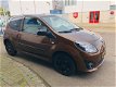 Renault Twingo - 1.2-16V Collection 1 Eigenaar bj 2011 AIRCO Nieuw APK km 74000 NAP - 1 - Thumbnail