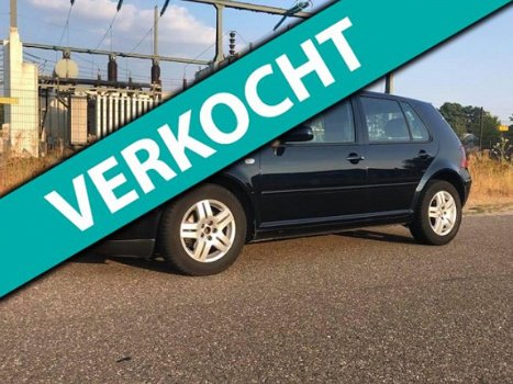 Volkswagen Golf - 2.0 Highline - 1