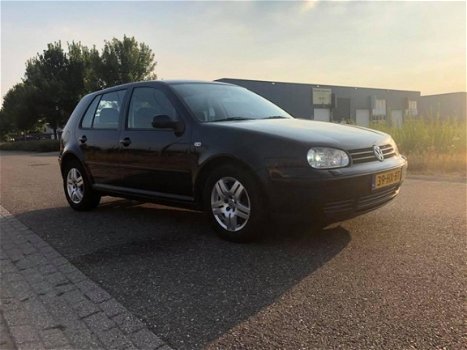 Volkswagen Golf - 2.0 Highline - 1