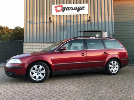 Volkswagen Passat Variant - 2.0 Trendline - 1