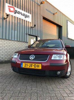 Volkswagen Passat Variant - 2.0 Trendline - 1