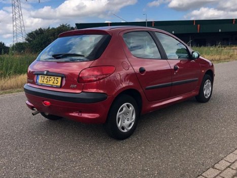 Peugeot 206 - 1.1 XR - 1