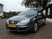 Volkswagen Jetta - 1.6 Trendline handgeschakeld - 1 - Thumbnail