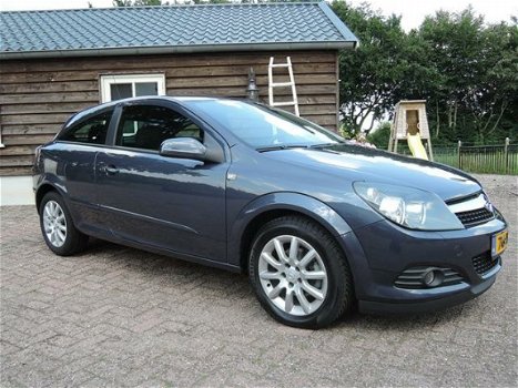 Opel Astra GTC - 1.8 Edition handgeschakeld - 1