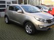 Kia Sportage - 20 EXECUTIVE PLUSPAKKET NAV. TREKHAAK. ENZ - 1 - Thumbnail