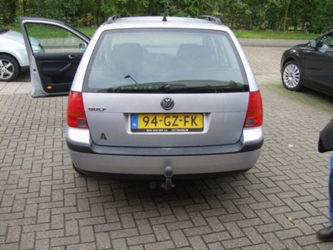 Volkswagen Golf - 1.6-16V Trendline - 1