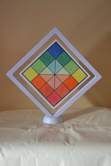 "Color Square - potlood - Primary Balance 1", ingelijst in een Wonderframe