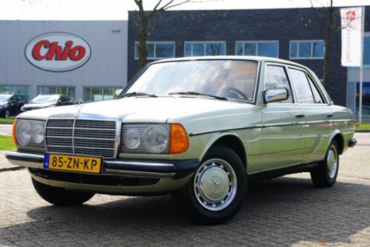 Mercedes-Benz 200-serie - 200 W123 AUT 1982 Pullman Nieuw staat - 1