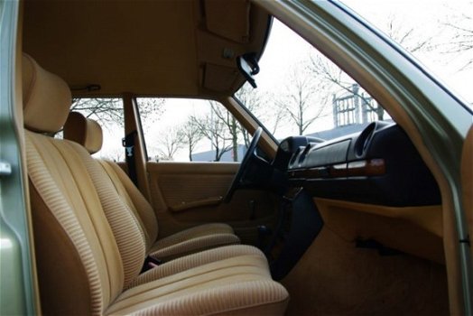 Mercedes-Benz 200-serie - 200 W123 AUT 1982 Pullman Nieuw staat - 1