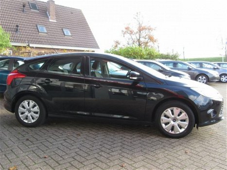 Ford Focus - 1.6 TI-VCT CHAMPION| 5-deurs| | AIRCO | CRUISE CONTROL | VOORRUITVERW. | TREKHAAK | BOV - 1