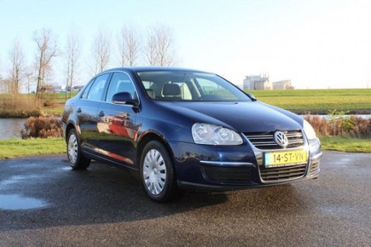 Volkswagen Jetta - 1.6 Comfortline *DSG AUT - 1