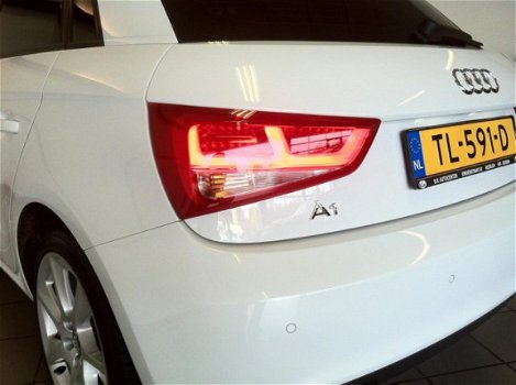 Audi A1 Sportback - 1.6 TDI LED XENON NAVI CLIMA MOOI - 1