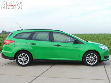 Ford Focus - 1.5 TDCi Trekhaak PDC Airco Navi Cr.Contr - 1