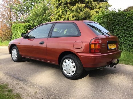 Mazda 323 - 1.3 glx Stuurbekrachtiging -- > Inruil mogelijk - 1