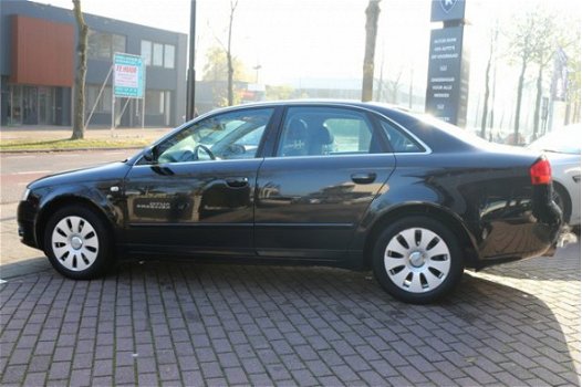 Audi A4 - 2.0 Pro Line Business Navigatie Cruise control Climate control - 1