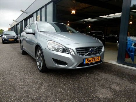 Volvo V60 - 2.0 D4 Ocean Race 5 CIL - 1