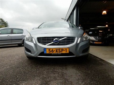 Volvo V60 - 2.0 D4 Ocean Race 5 CIL - 1