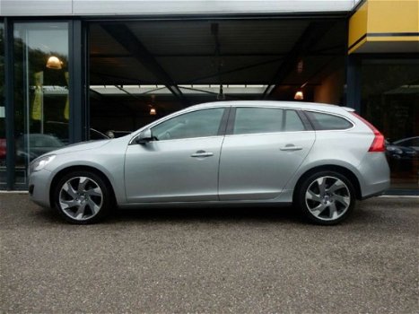 Volvo V60 - 2.0 D4 Ocean Race 5 CIL - 1