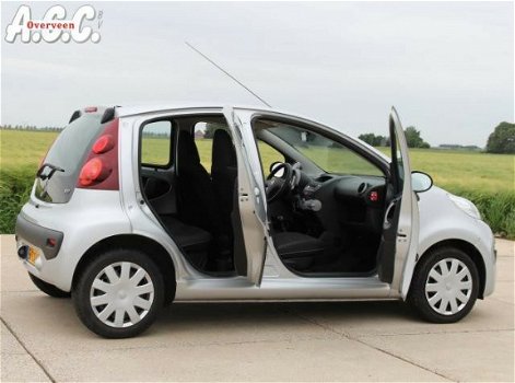 Peugeot 107 - 1.0 Airco 5 Deurs Wegenbelasting 20 PMND - 1