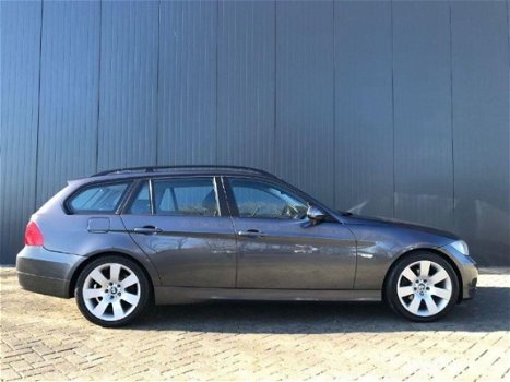 BMW 3-serie Touring - 318d high executive - 1