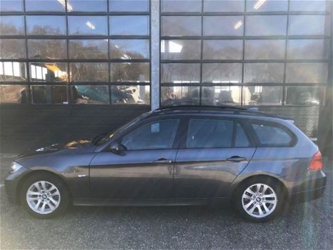 BMW 3-serie Touring - 318d high executive - 1