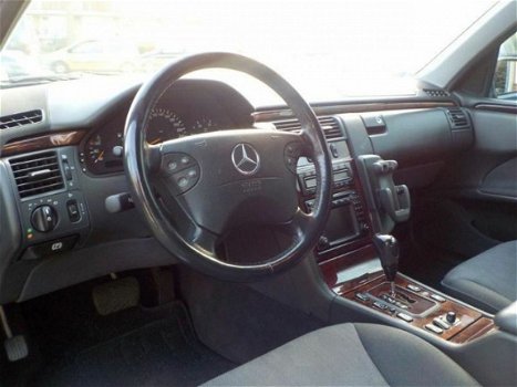 Mercedes-Benz E-klasse - 220 CDI Elegance Select 2001 Automaat Clima NAP Trekhaak - 1