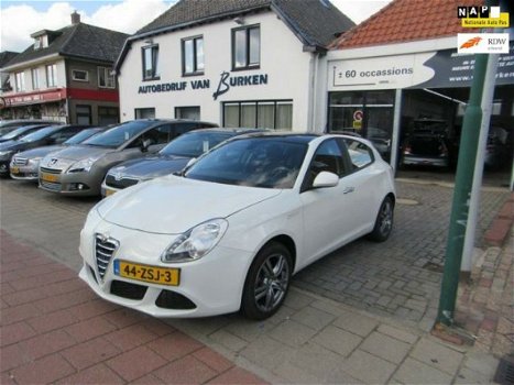 Alfa Romeo Giulietta - 1.4 T Progression, Climate control, Cruise control, L.M.Velgen - 1