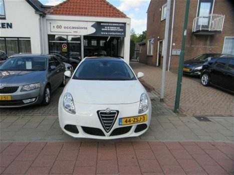 Alfa Romeo Giulietta - 1.4 T Progression, Climate control, Cruise control, L.M.Velgen - 1