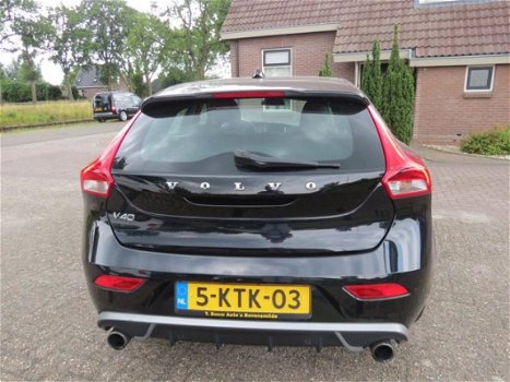 Volvo V40 - 1.6 T3 R-Design - 1