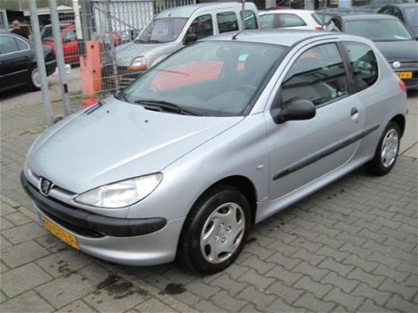 Peugeot 206 - 1.4 XR - 1