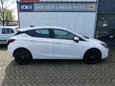 Opel Astra - 1.0T INNOVATION 105PK Navigatie, Startknop, 17inch LM- Velgen, Parkeersensoren