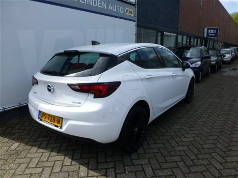 Opel Astra - 1.0T INNOVATION 105PK Navigatie, Startknop, 17inch LM- Velgen, Parkeersensoren - 1