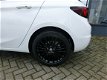 Opel Astra - 1.0T INNOVATION 105PK Navigatie, Startknop, 17inch LM- Velgen, Parkeersensoren - 1 - Thumbnail