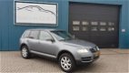 Volkswagen Touareg - 3.2 V6 Automaat Luchtvering Leder Clima Navi Xenon Pdc Afn trekhaak NAP - 1 - Thumbnail