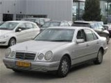 Mercedes-Benz E-klasse - 290 TD Elegance