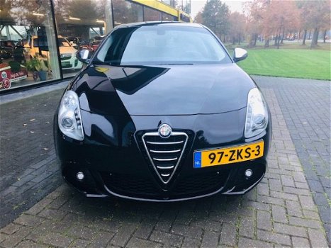 Alfa Romeo Giulietta - 1.4 T 170PK BUSN.EXECUTIVE NAV ECC PDC BT - 1