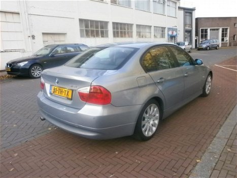 BMW 3-serie - 318i High Executive - 1