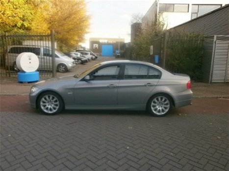 BMW 3-serie - 318i High Executive - 1