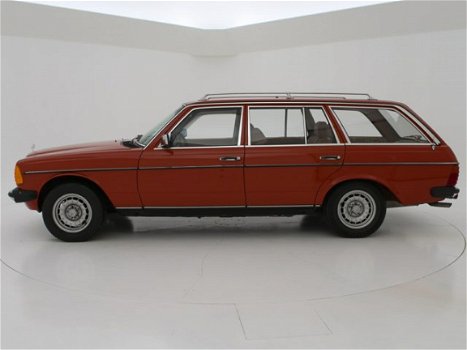 Mercedes-Benz 230 - (W123) Combi TE - 1