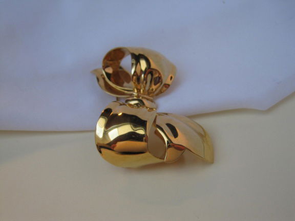 Broche Monet groot glanzende goudkleurige strik 7.0x5.3 cm - Afbeelding 5