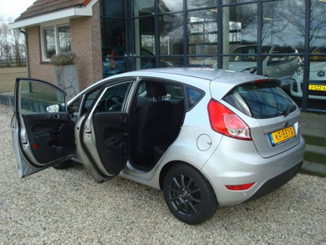 Ford Fiesta - 1.5 TDCi 5 deurs navi pdc AIRCO - 1