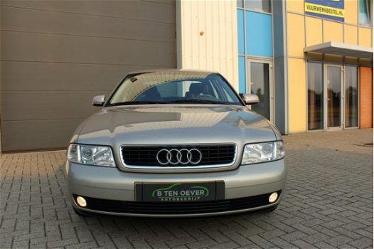 Audi A4 - 1.8 5V ADVANCE /Automaat/Nieuwstaat/Garantie/Youngtimer/Dealer Onderhouden - 1