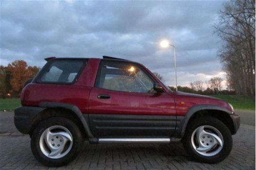 Toyota RAV4 - 2.0i Funcruiser met Diverse Opties - 1