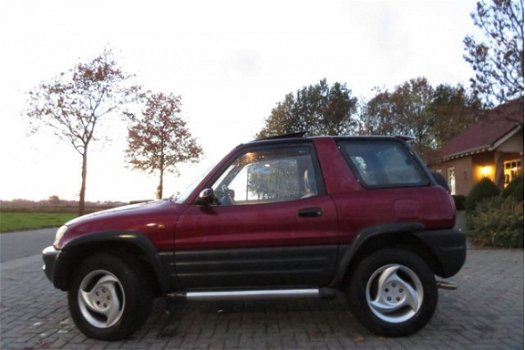 Toyota RAV4 - 2.0i Funcruiser met Diverse Opties - 1