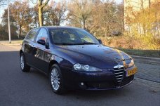 Alfa Romeo 147 - 1.9 JTD 16V 150PK 6-BAK, 5-DEURS/CLIMA VELE OPTIES