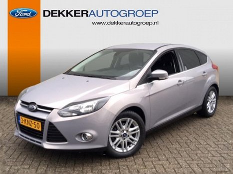 Ford Focus - 1.0 100PK 5 Deurs Titanium uitvoering met Navigatie en Privacy Glass - 1