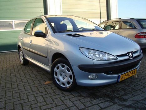 Peugeot 206 - 1.4-16V Gentry 5 deurs APK 17 januari 2020 - 1