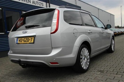 Ford Focus Wagon - 1.6 Titanium | Navigatie | Half leer | Lichtmetalen velgen | - 1