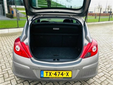 Opel Corsa - 1.4-16V , BJ 2010, Psensod, stoel+stuurverwarming, LED, Boekjes - 1