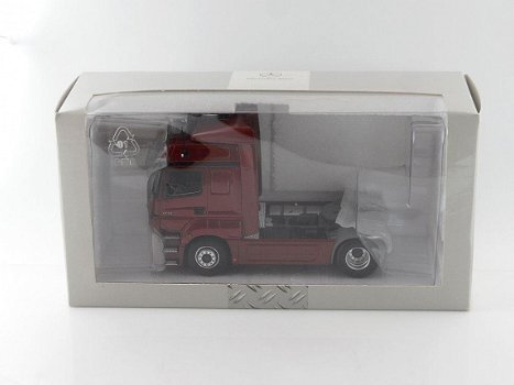 1:43 Minichamps Mercedes Benz truck Axor salsa red - 3